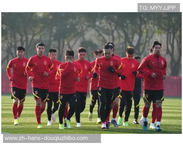 精彩踢足球视频集锦展示足球技巧与团队配合的完美瞬间 精彩踢足球视频集锦展示足球技巧与团队配合的完美瞬间