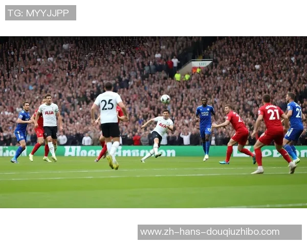 足球的魅力无穷让我沉醉于绿茵场上的激情与梦想 足球的魅力无穷让我沉醉于绿茵场上的激情与梦想