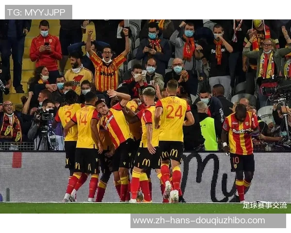 瑞典与秘鲁激战正酣足球盛宴引发全球关注与热议 瑞典与秘鲁激战正酣足球盛宴引发全球关注与热议